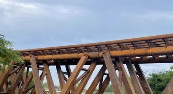 PONT À STRUCTURE ACIER.png