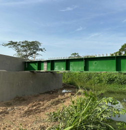 Pont en acier assemblé
