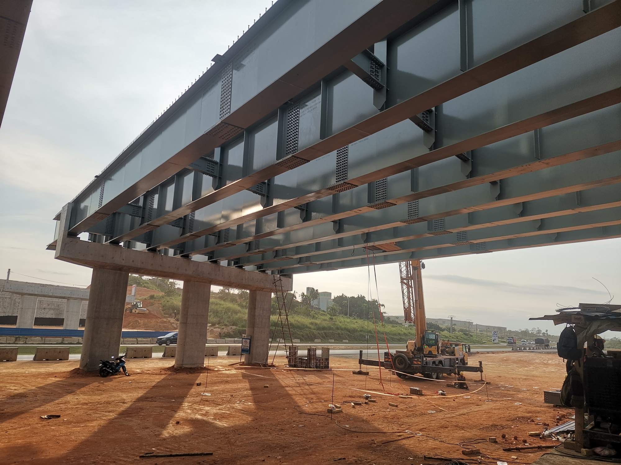 Brückeninstallation und -bau