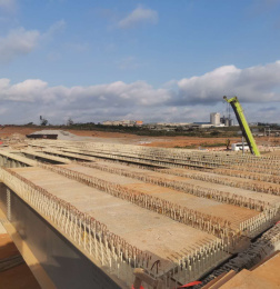 Autoroute à structure métallique