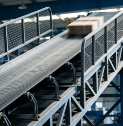 máquina de correia transportadora com estrutura de aço