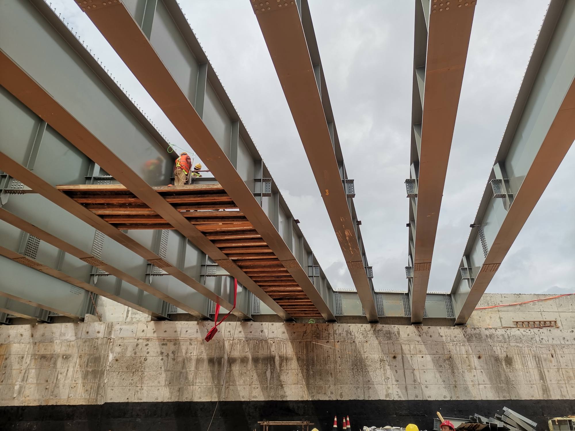 Installationsprozess der Brücke Installationsprozess der Brücke