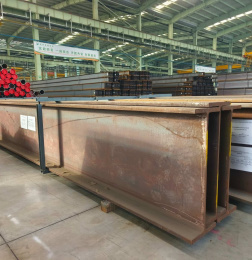 Poutre en acier préfabriquée et assemblée