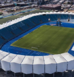 Gymnase à structure en acier du Chili