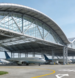 Cobertura de Aeroporto em Estrutura de Aço |   Projetado para Máxima Capacidade e Eficiência Operacional