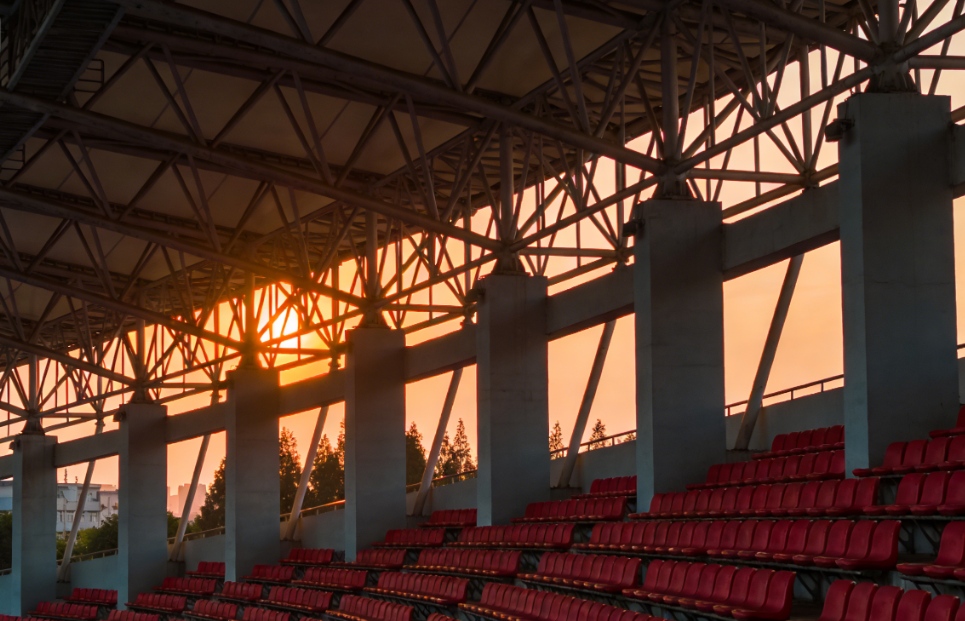 Tribune van staalconstructie