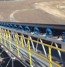 Système de transport à structure en acier préfabriquée