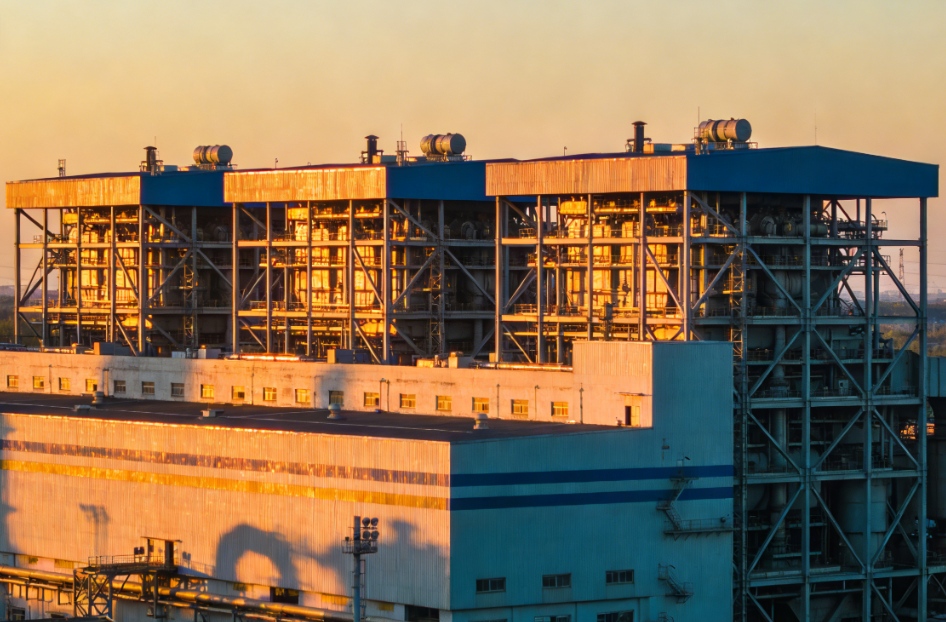 Bâtiments principaux de la centrale électrique à structure métallique