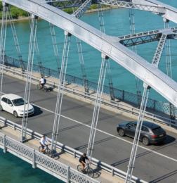 Stahlkonstruktion Flussüberquerungsbrücke