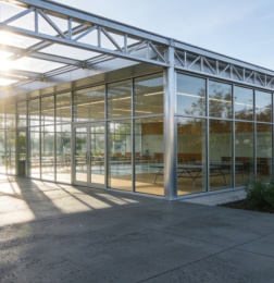 Centres de loisirs à structure métallique