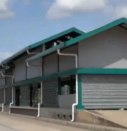 Station BRT à structure en acier