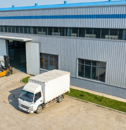 Industriegebäude mit Stahlkonstruktion