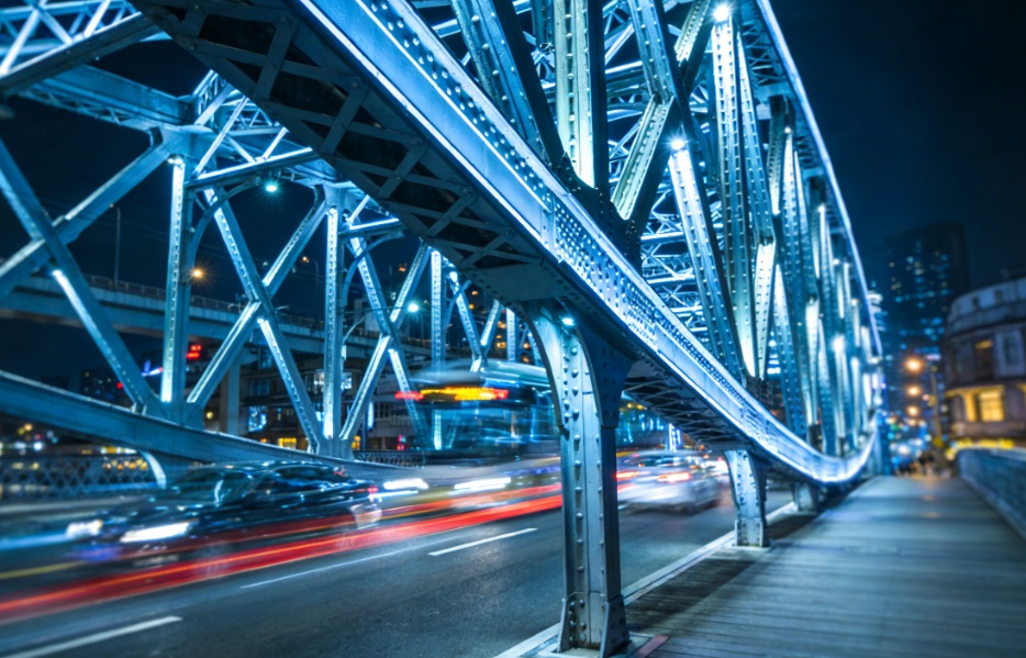 Product Advantages Rapid Construction with Minimal Urban Disruption Prefabricated steel components allow for fast on-site assembly, significantly reducing construction time compared to cast-in-place concrete alternatives. This efficiency minimizes road closures, traffic congestion, and associated economic impacts, making it an ideal solution for busy urban areas.  Lightweight Design and Enhanced Seismic Performance Steel’s high strength-to-weight ratio enables slender, long-span structures that reduce foundation requirements and material usage. The inherent ductility of steel also provides superior resistance to seismic forces, ensuring structural resilience and public safety in earthquake-prone regions.  Aesthetic Flexibility and Sustainable Lifecycle Steel allows for architecturally expressive forms—from sleek curves to geometric patterns—that can enhance the visual identity of urban landscapes. Additionally, steel is fully recyclable, supports modular reconfiguration or future expansion, and requires less maintenance over its lifecycle, aligning with sustainable urban development goals.  Summary Steel structure urban interchange bridges deliver a resilient, efficient, and visually integrated solution for modern city transportation networks. By combining accelerated construction with lightweight durability and design versatility, they improve traffic flow, reduce long-term maintenance costs, and contribute to safer, more sustainable urban infrastructure. As cities continue to grow and evolve, steel interchange bridges remain a forward-thinking choice for adaptive and reliable mobility systems.