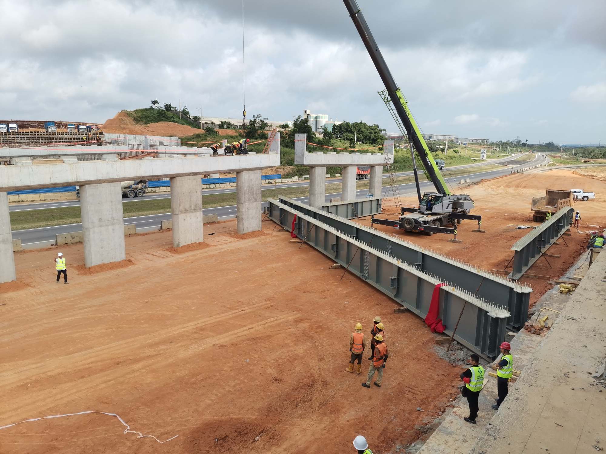 Pont à structure métallique